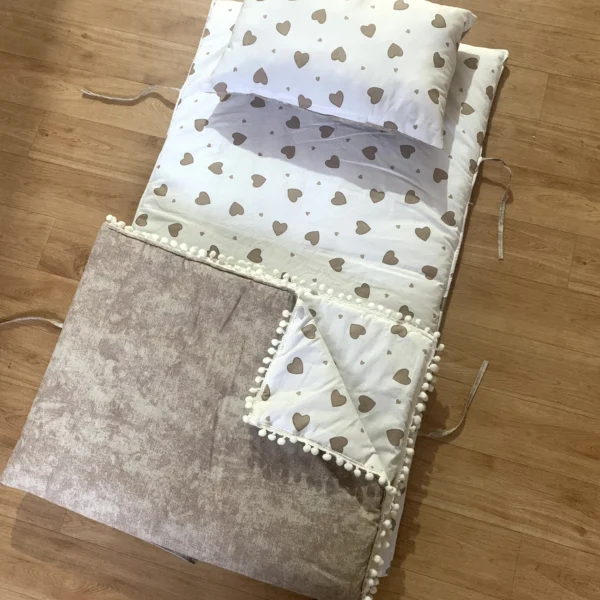 Ensemble à Langer Bébé en Coton – Matelas, Oreiller et Couverture coeur