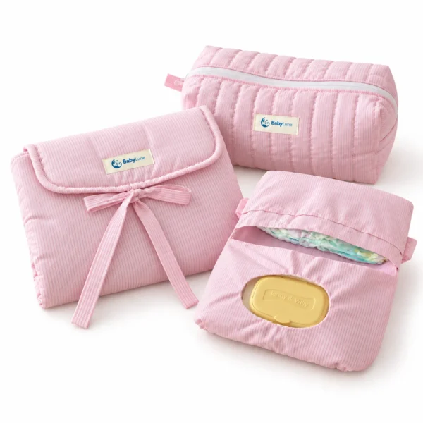 Kit de Change 3 Pièces rose – Tapis Imperméable, Trousse et Pochette Couches & Lingettes